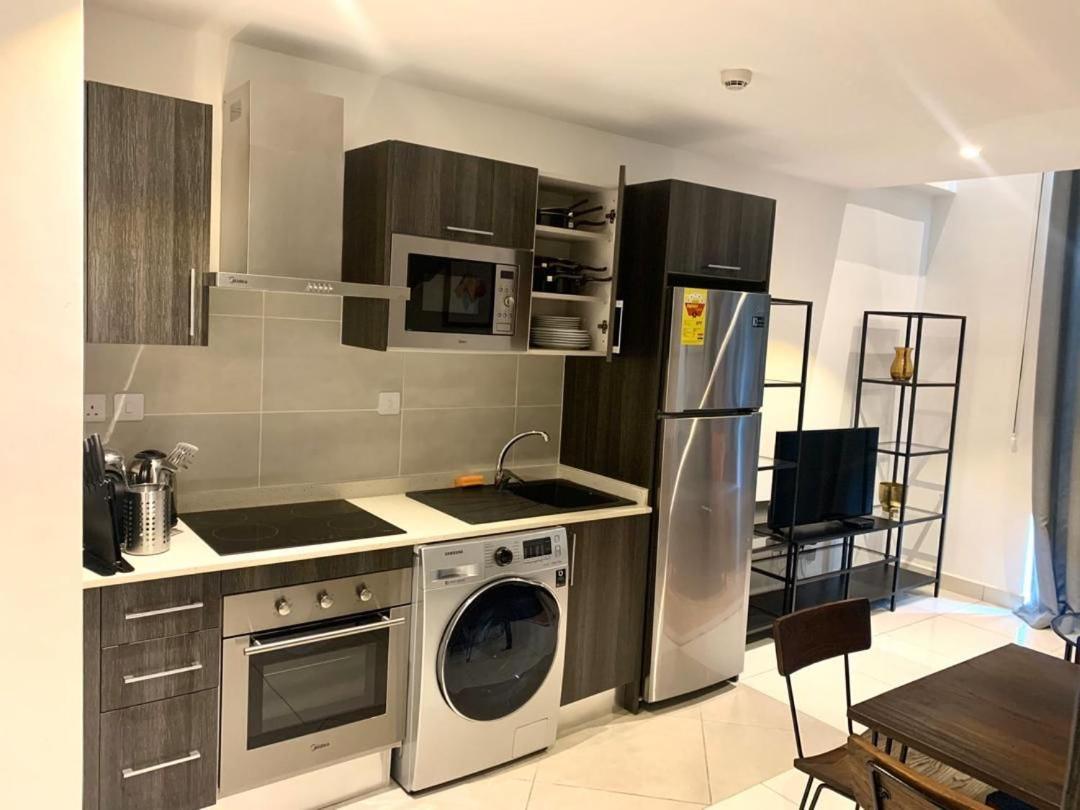 One Bedroom Apartment At A Embassy Gardens Cantonments Accra Exteriör bild