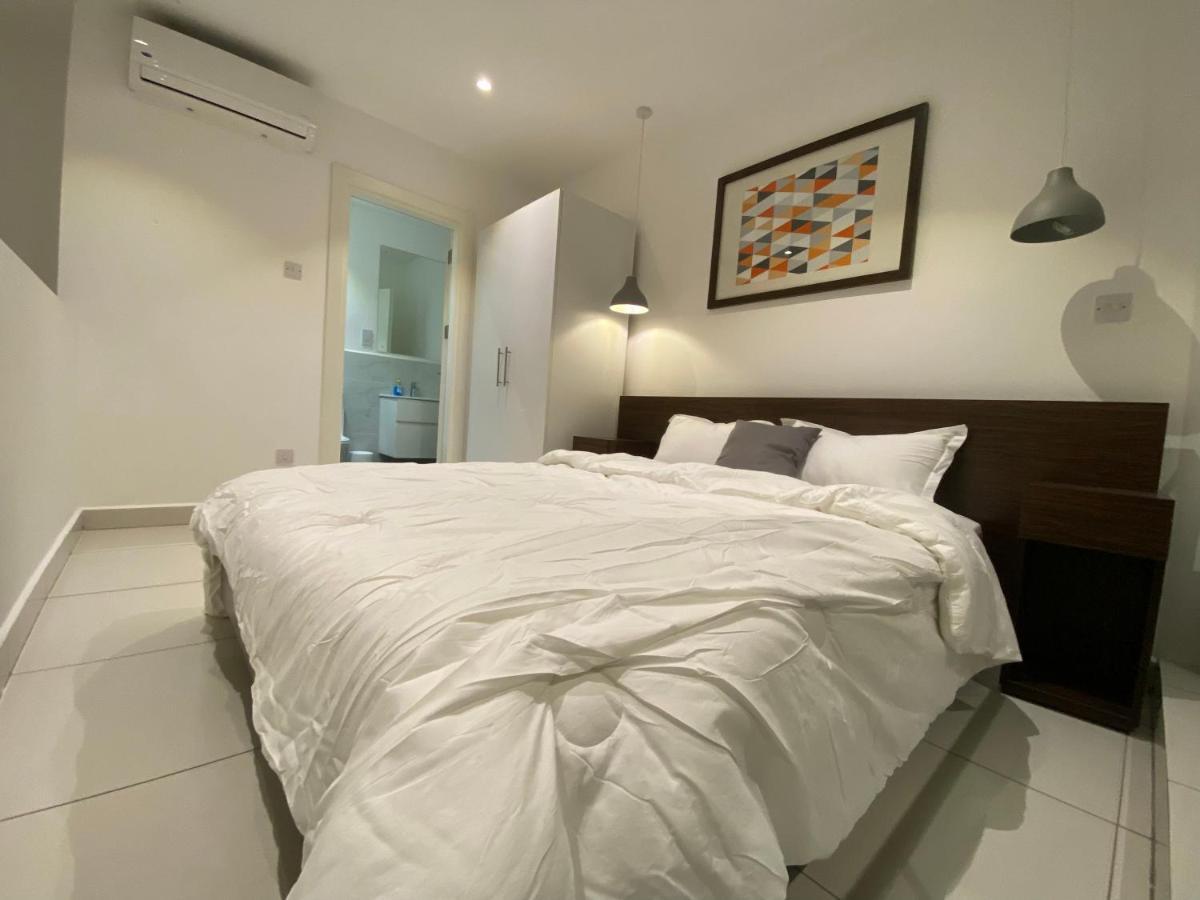 One Bedroom Apartment At A Embassy Gardens Cantonments Accra Exteriör bild